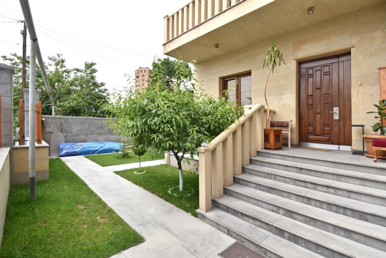 Homestay At City Center Ereván Exterior foto